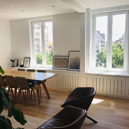 Apartment Prachtig, Gerenoveerd In Ostend