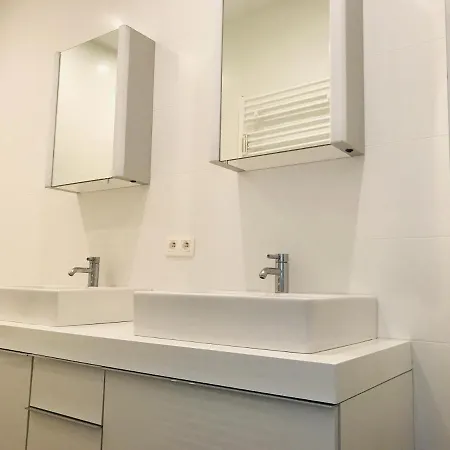 Apartment Prachtig, Gerenoveerd In *